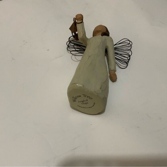 Willow Tree Angel of Hope figurine - Picture 4 of 4